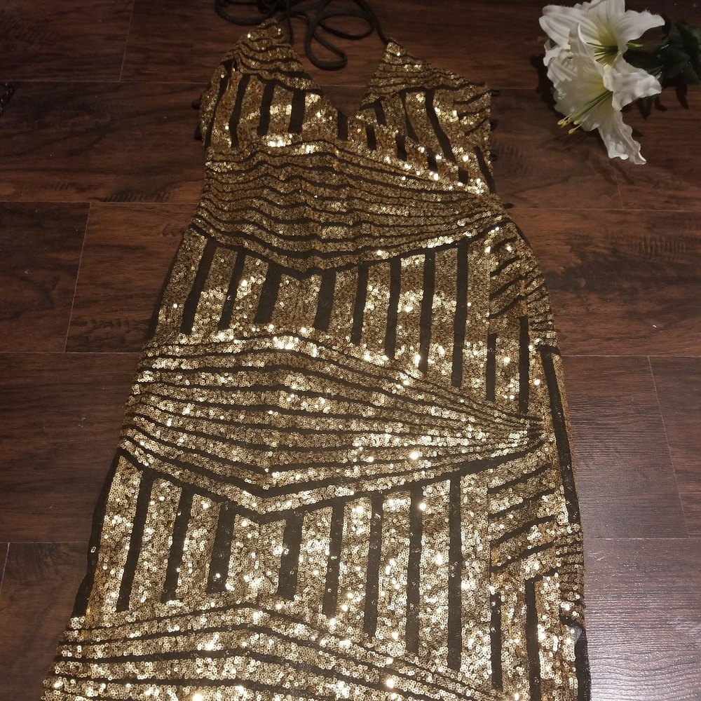 SOLD✔✔✔ 😍Sexy Backless Strappy Dress - Picture 3 of 4